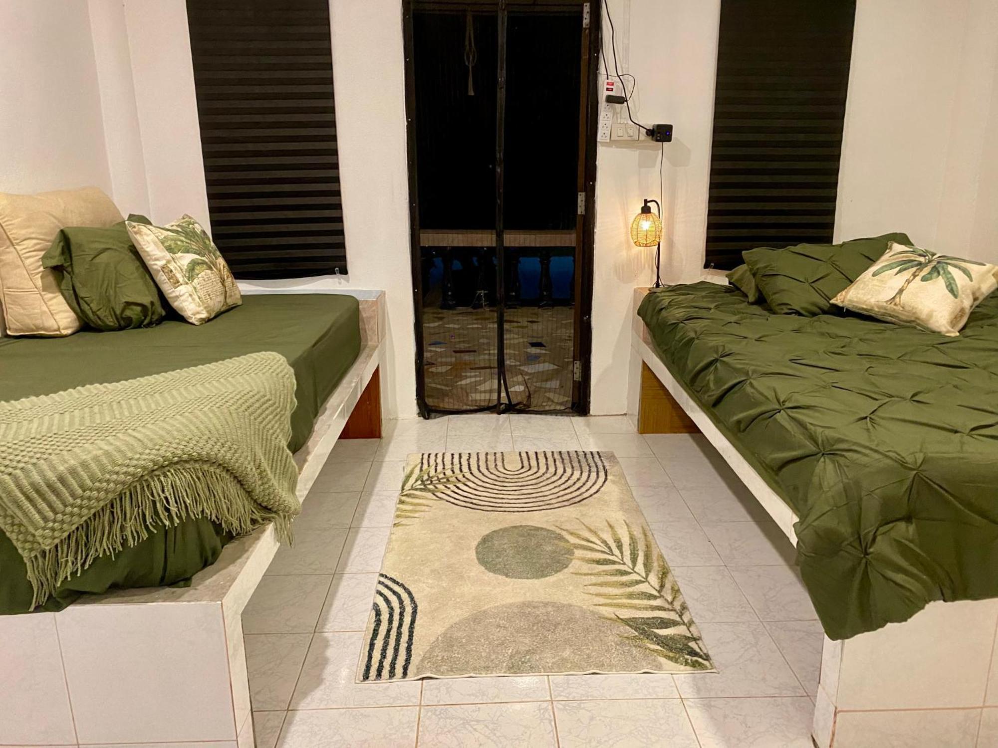 Jungle House דירה
